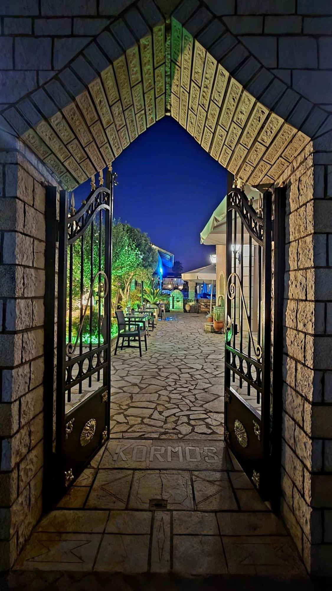 Villa Kormos Apart Hotel Kavos Ngoại thất bức ảnh
