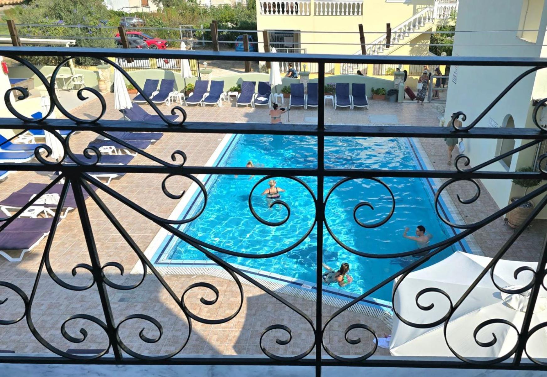 Villa Kormos Apart Hotel Kavos Ngoại thất bức ảnh