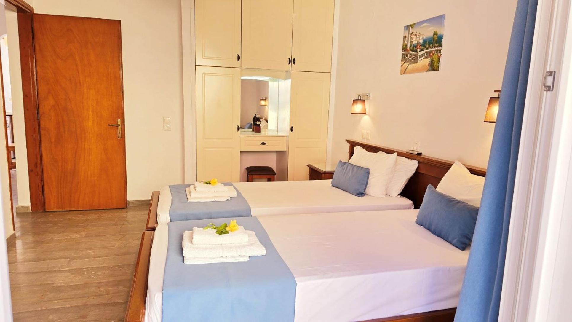 Villa Kormos Apart Hotel Kavos Ngoại thất bức ảnh