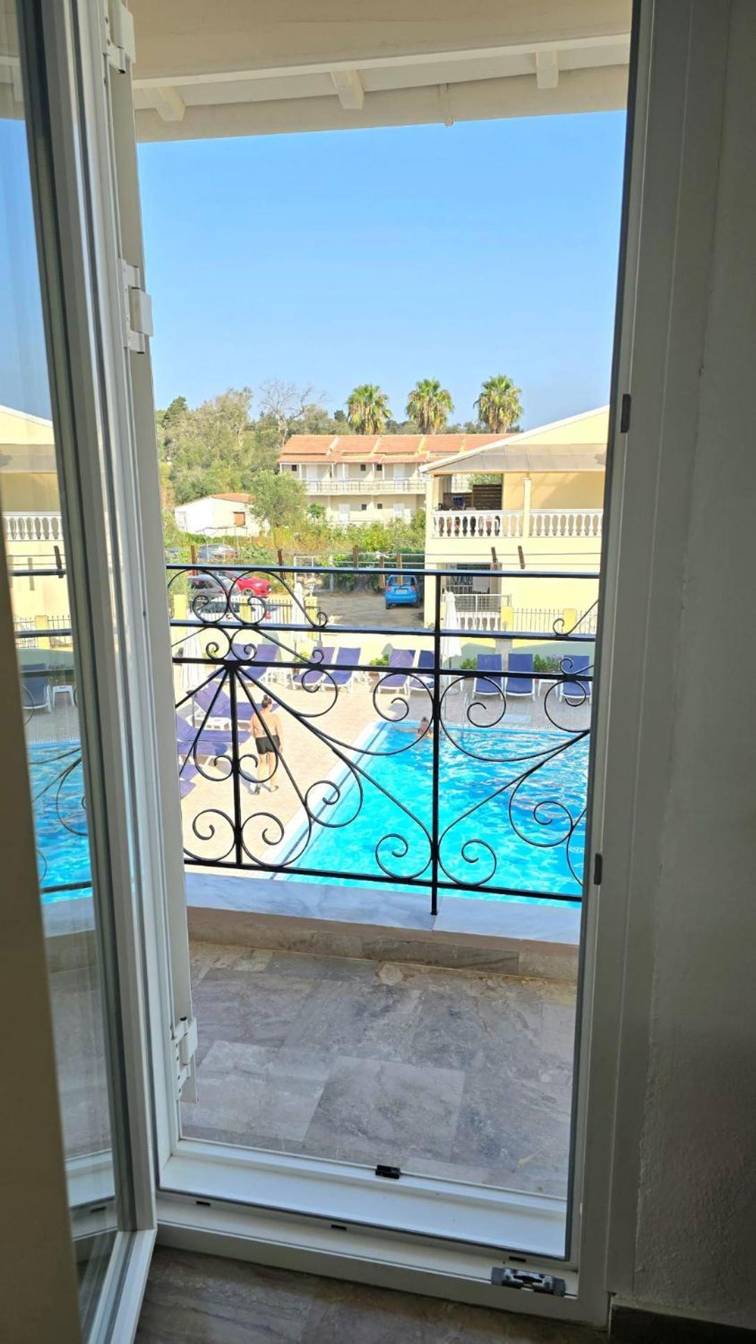 Villa Kormos Apart Hotel Kavos Ngoại thất bức ảnh