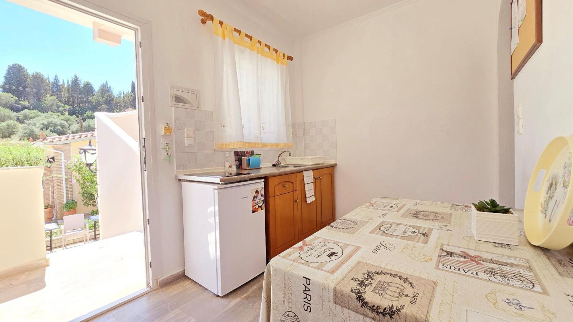 Villa Kormos Apart Hotel Kavos Ngoại thất bức ảnh