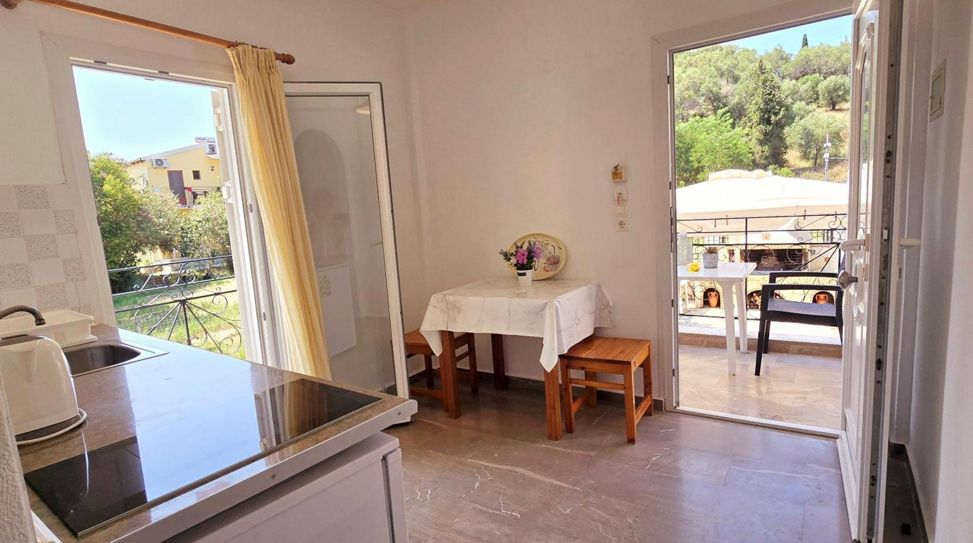 Villa Kormos Apart Hotel Kavos Ngoại thất bức ảnh