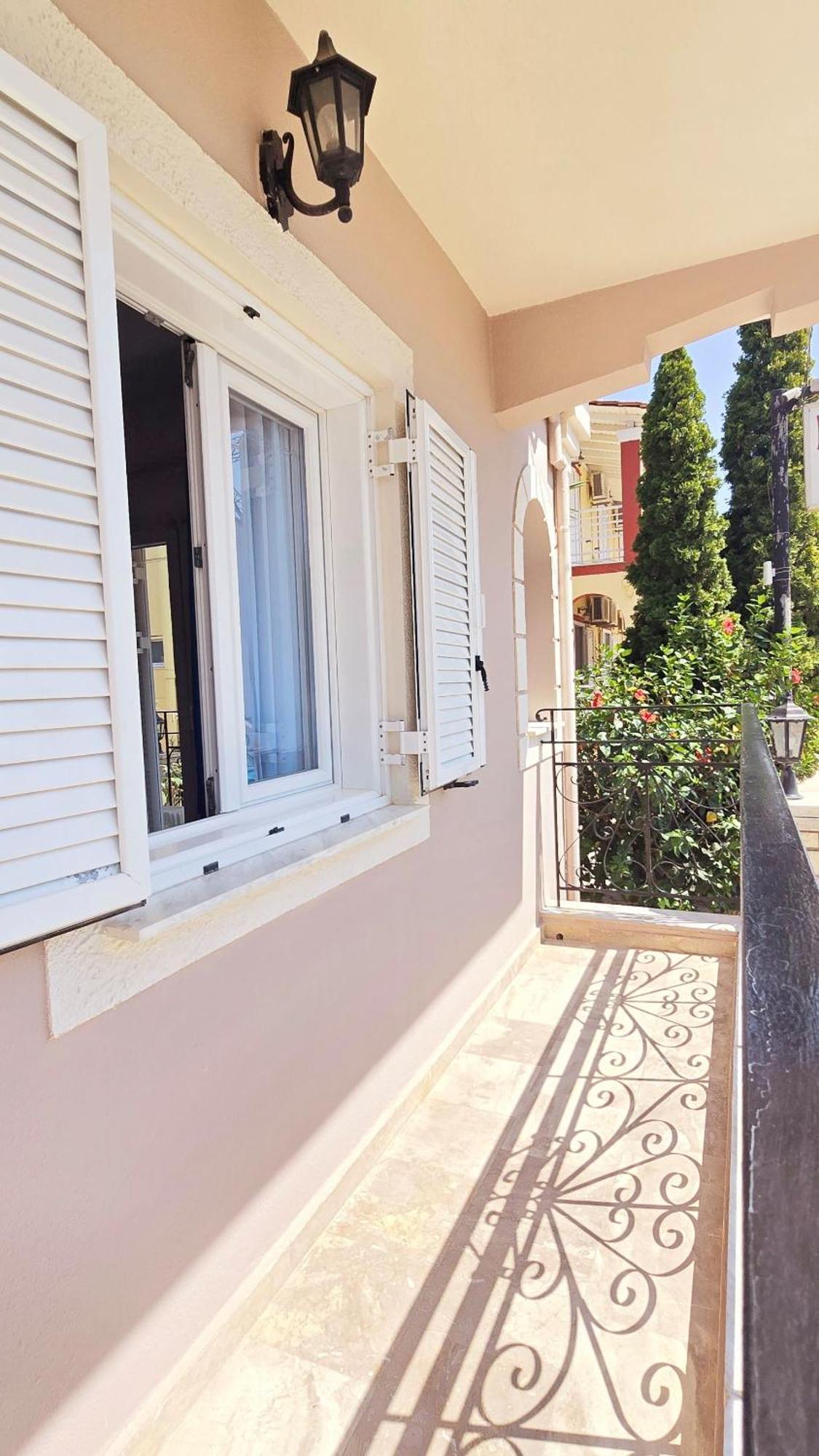 Villa Kormos Apart Hotel Kavos Ngoại thất bức ảnh