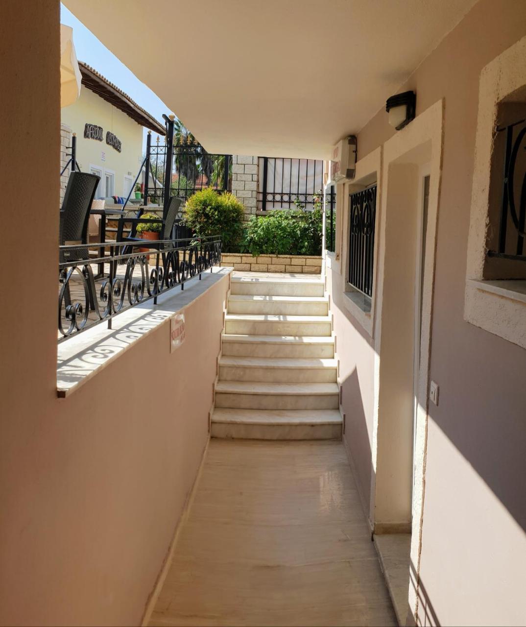 Villa Kormos Apart Hotel Kavos Ngoại thất bức ảnh