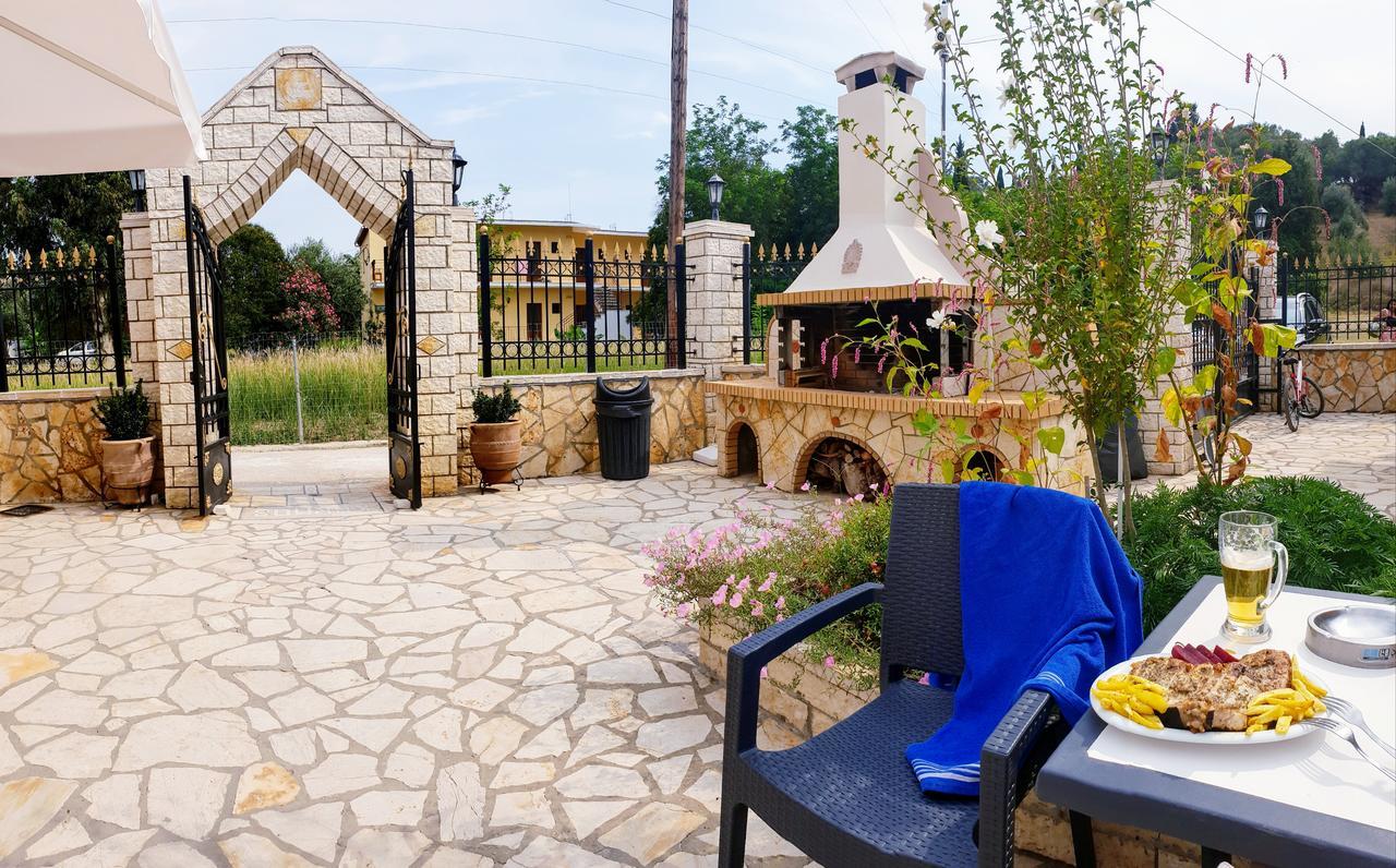 Villa Kormos Apart Hotel Kavos Ngoại thất bức ảnh