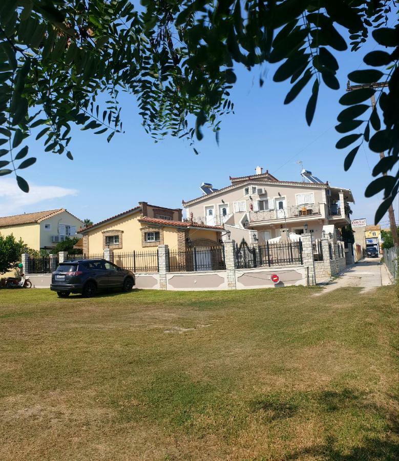 Villa Kormos Apart Hotel Kavos Ngoại thất bức ảnh